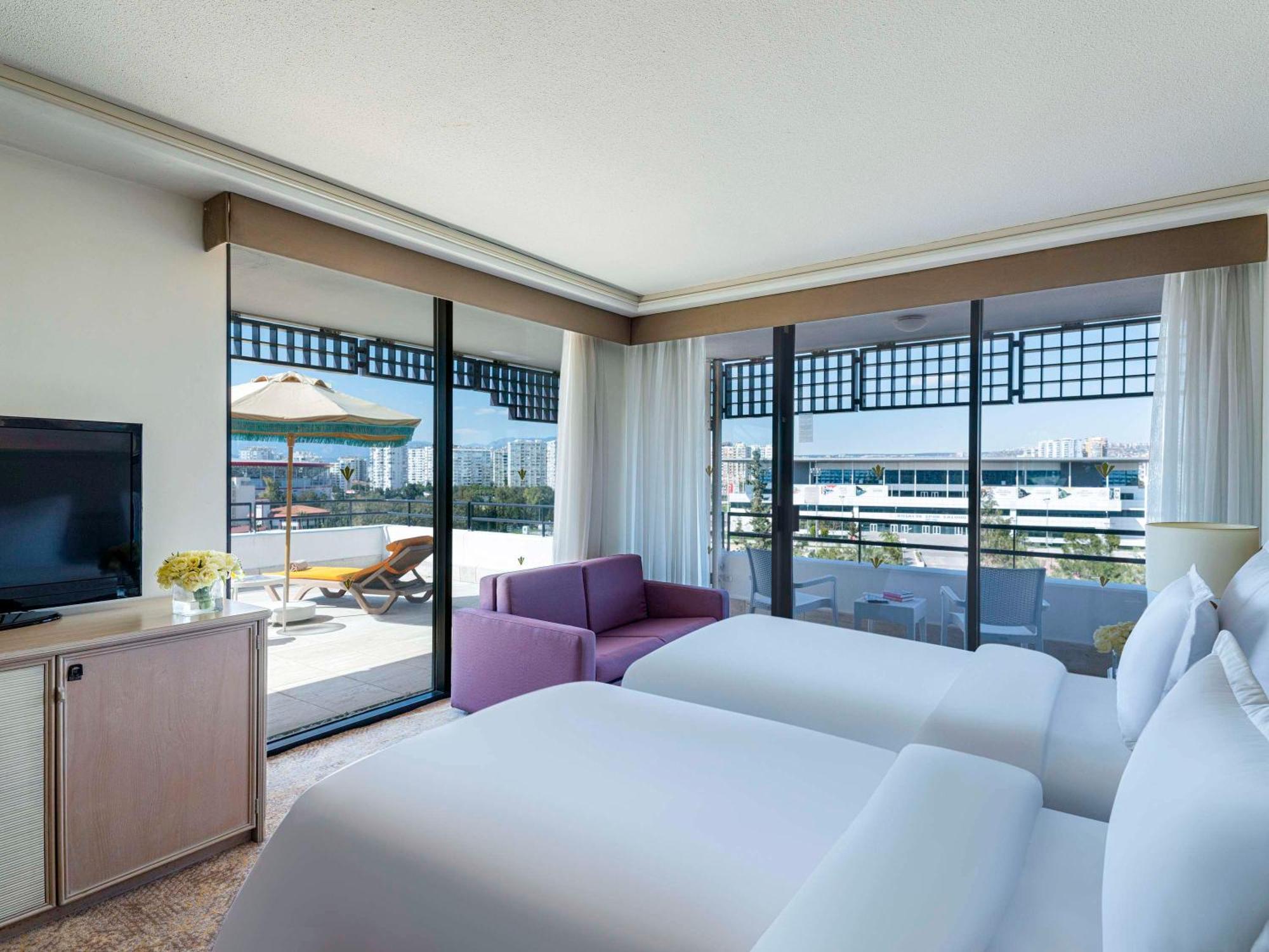 Rixos Downtown - The Land Of Legends Access Готель
